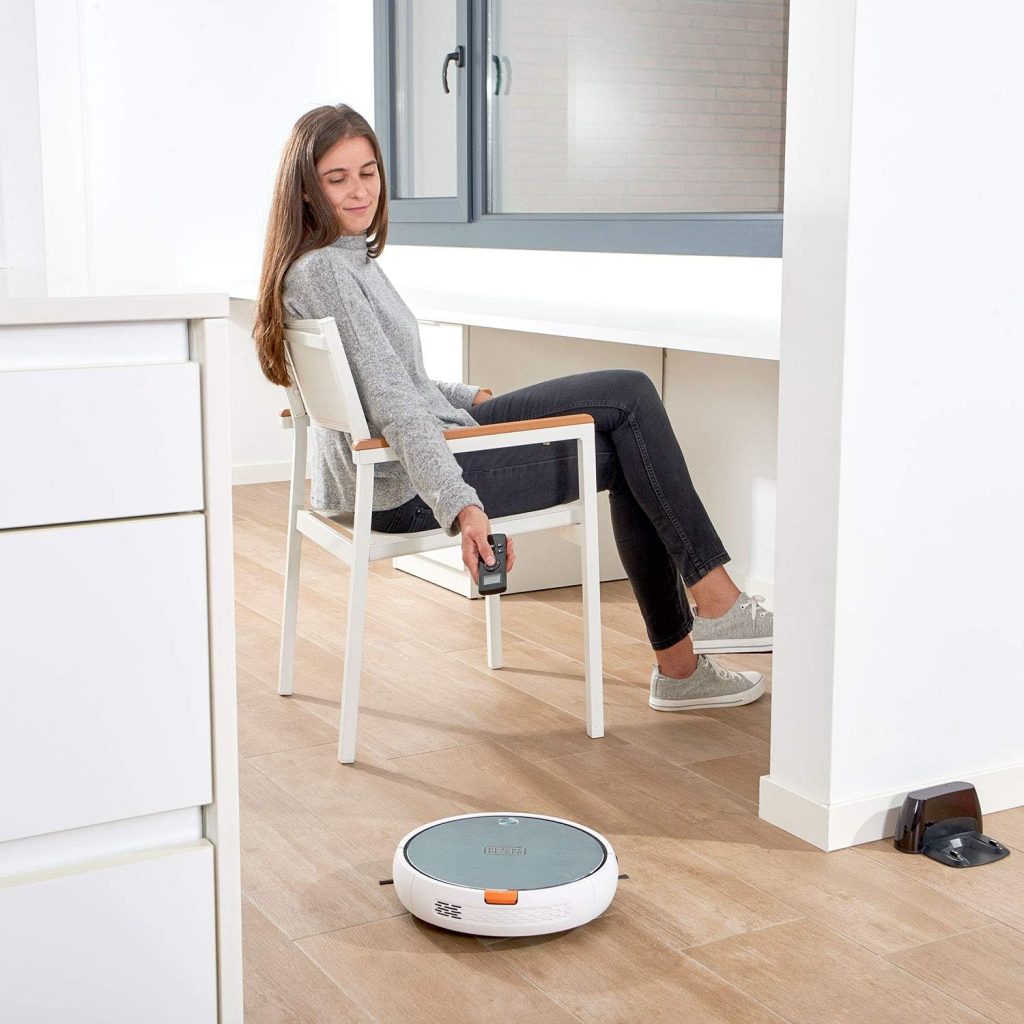 جارو رباتیک بلک اند دکر مدل BXRV500E