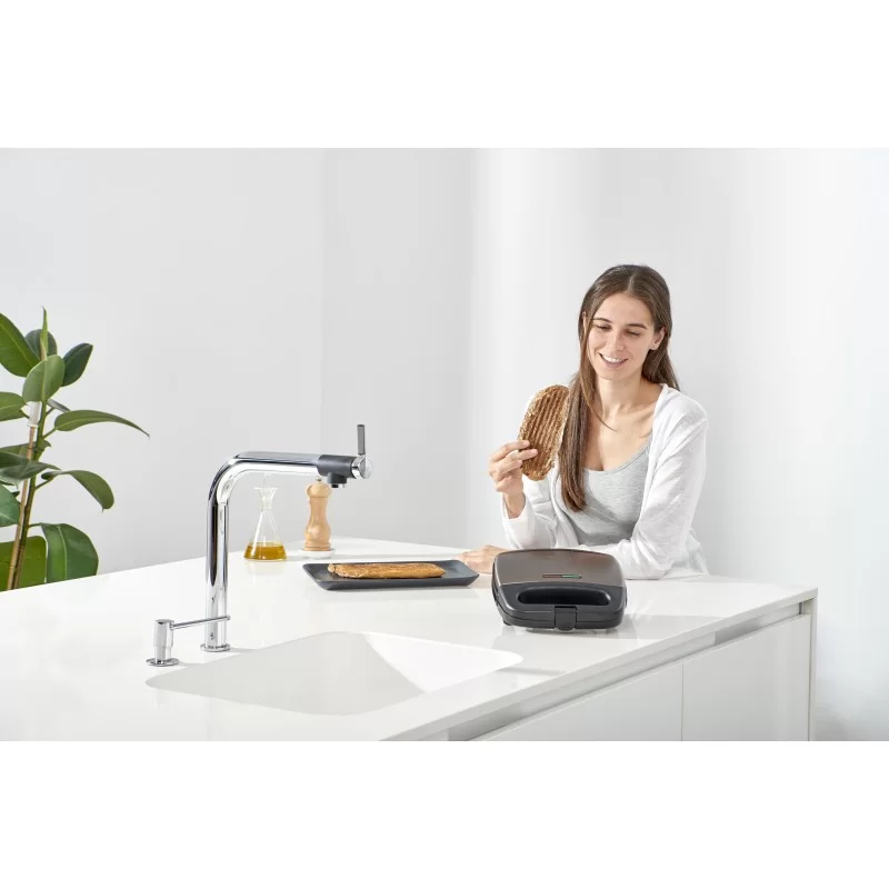 ساندویچ ساز بلک اند دکر مدل BXSA750E