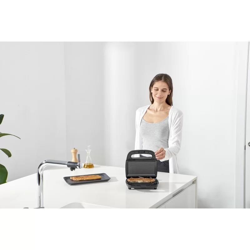 ساندویچ ساز بلک اند دکر مدل BXSA750E